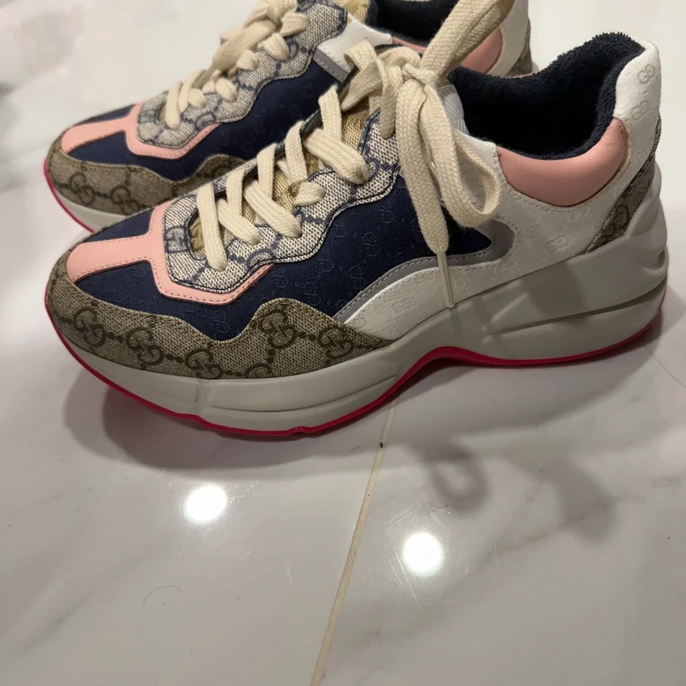 Gucci GG Rhyton Multicolor Sneaker - Picture 3 of 5